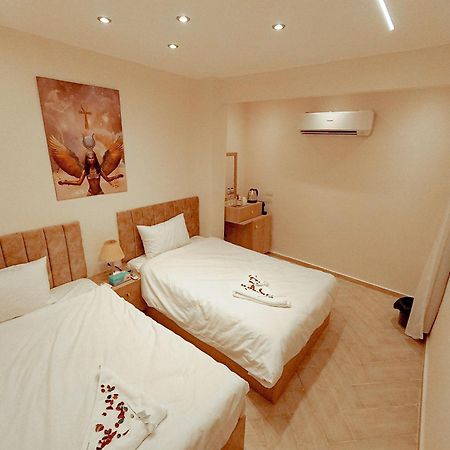 Queen Ash Pyramid View Inn Kafrat al Jabal Exterior photo